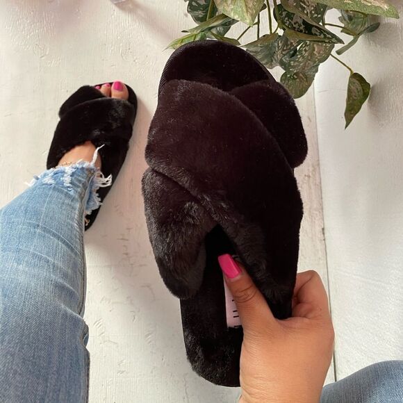 Black Faux Fur Slides - Picture 5 of 6